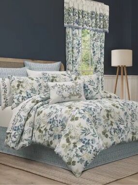 Royal Court Evergreen Blue QUEEN Comforter Set 4 Piece  NWT